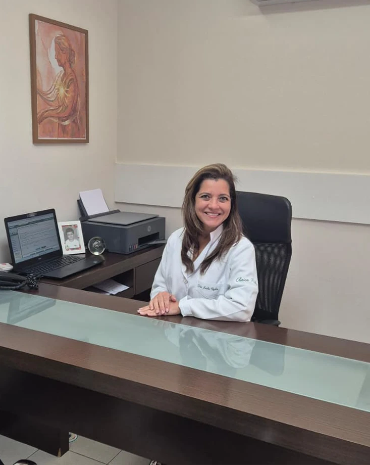 Dra. Karla Rocha — ginecologista e obstetra na Clínica Rocha